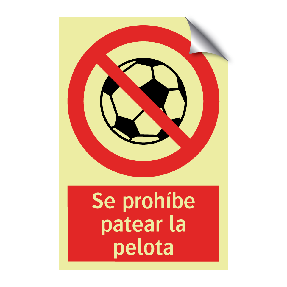 Se prohíbe patear la pelota