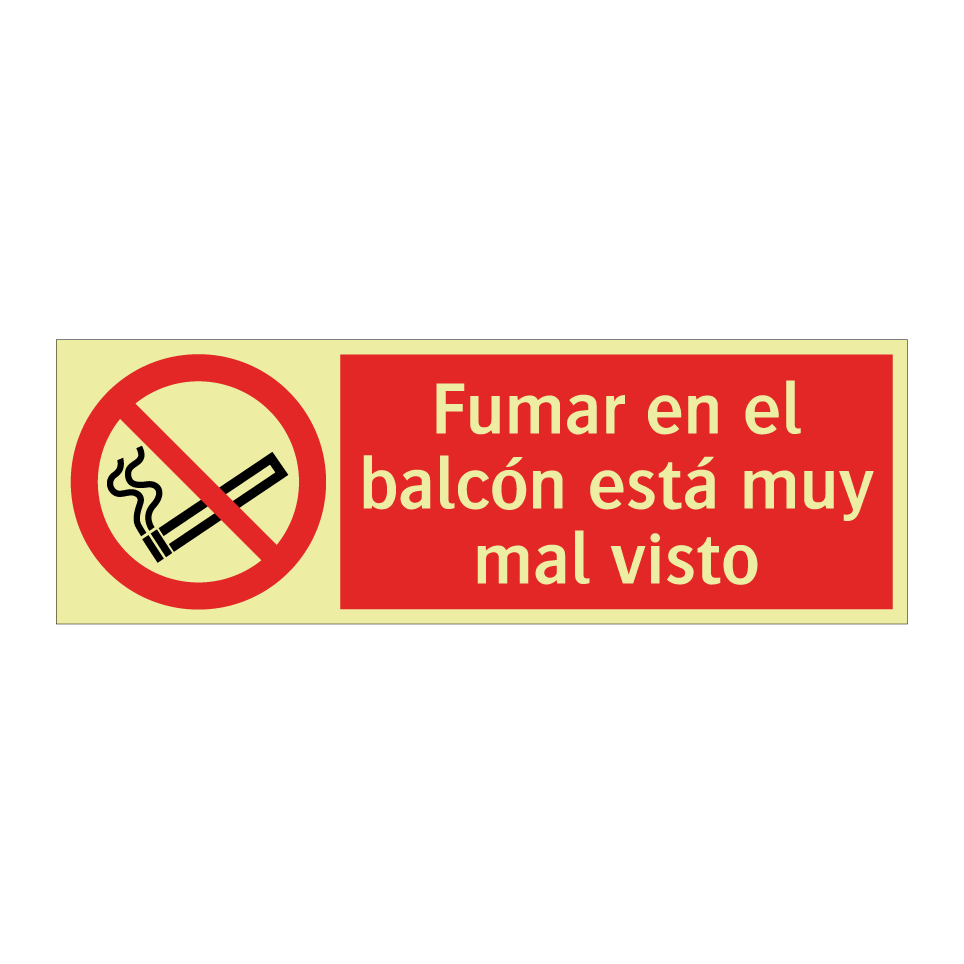 Fumar en el balcón está muy mal visto