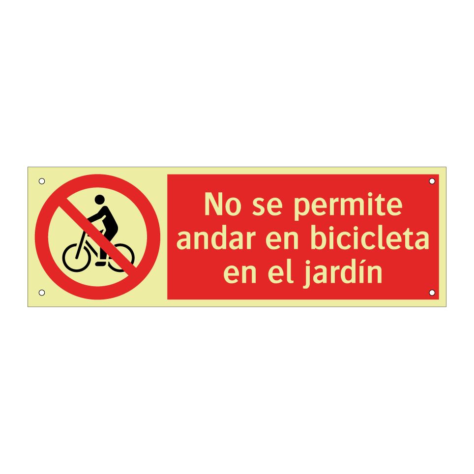 No se permite andar en bicicleta en el jardín