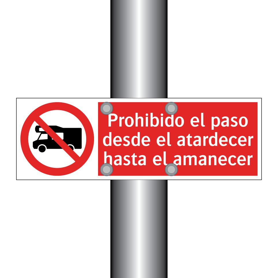 Prohibido el paso desde el atardecer hasta el amanecer