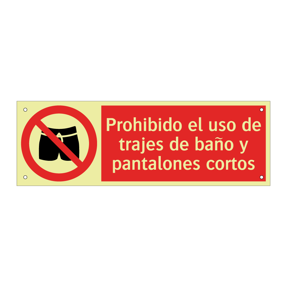 Prohibido el uso de trajes de baño y pantalones cortos