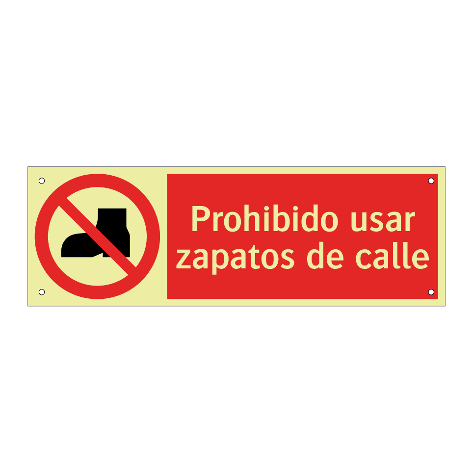 Prohibido usar zapatos de calle