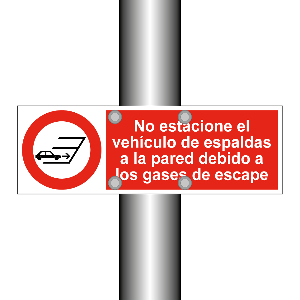 No estacione el vehículo de espaldas a la pared debido a los gases de escape