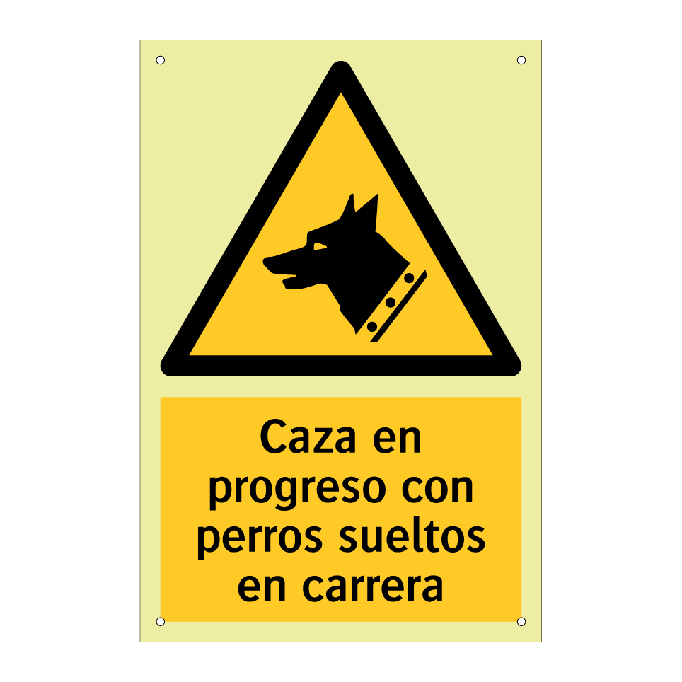 Caza en progreso con perros sueltos en carrera