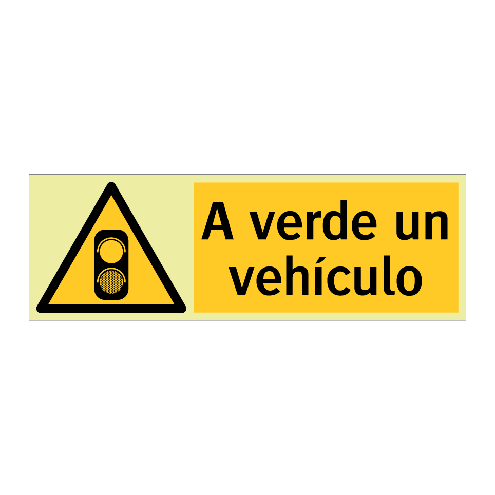 A verde un vehículo