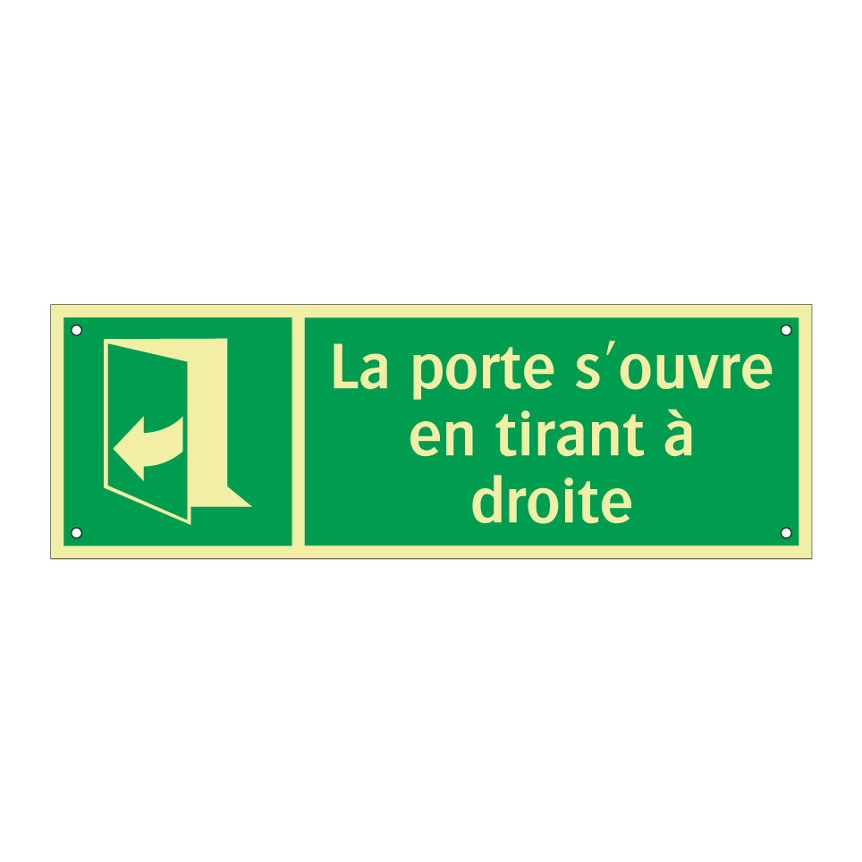 La porte s'ouvre en tirant à droite