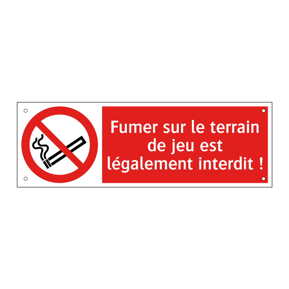 Fumer sur le terrain de jeu est légalement interdit !