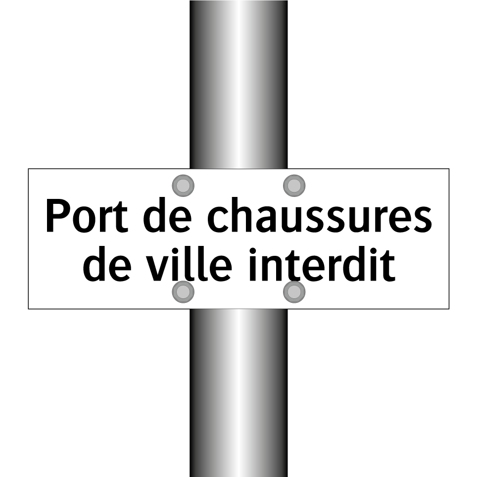 Port de chaussures de ville interdit