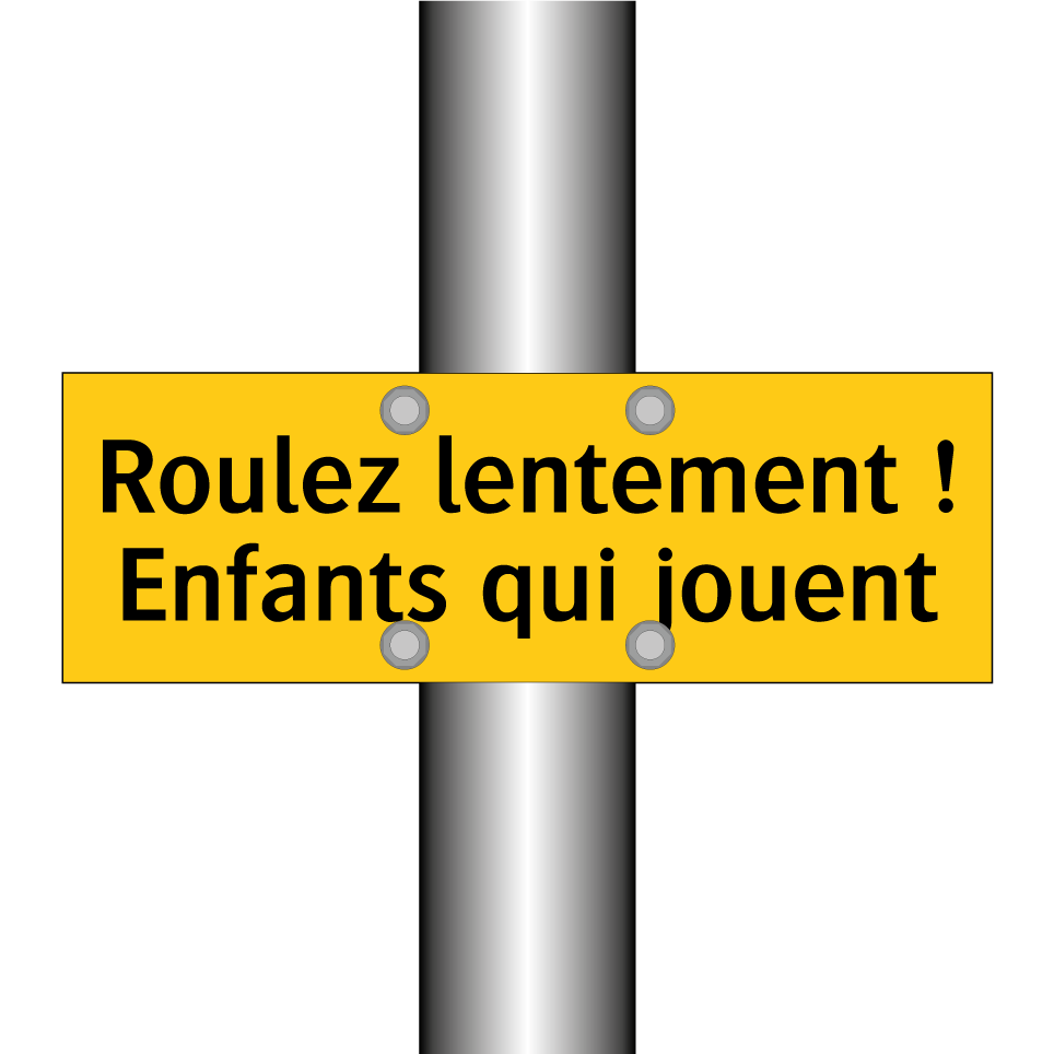 Roulez lentement ! Enfants qui jouent
