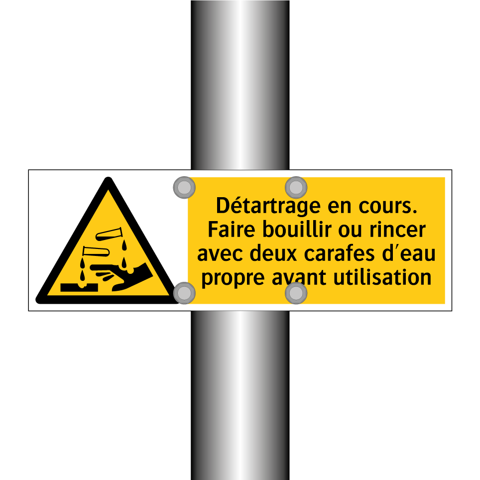 Détartrage en cours. Faire bouillir ou rincer avec deux carafes d'eau propre avant utilisation