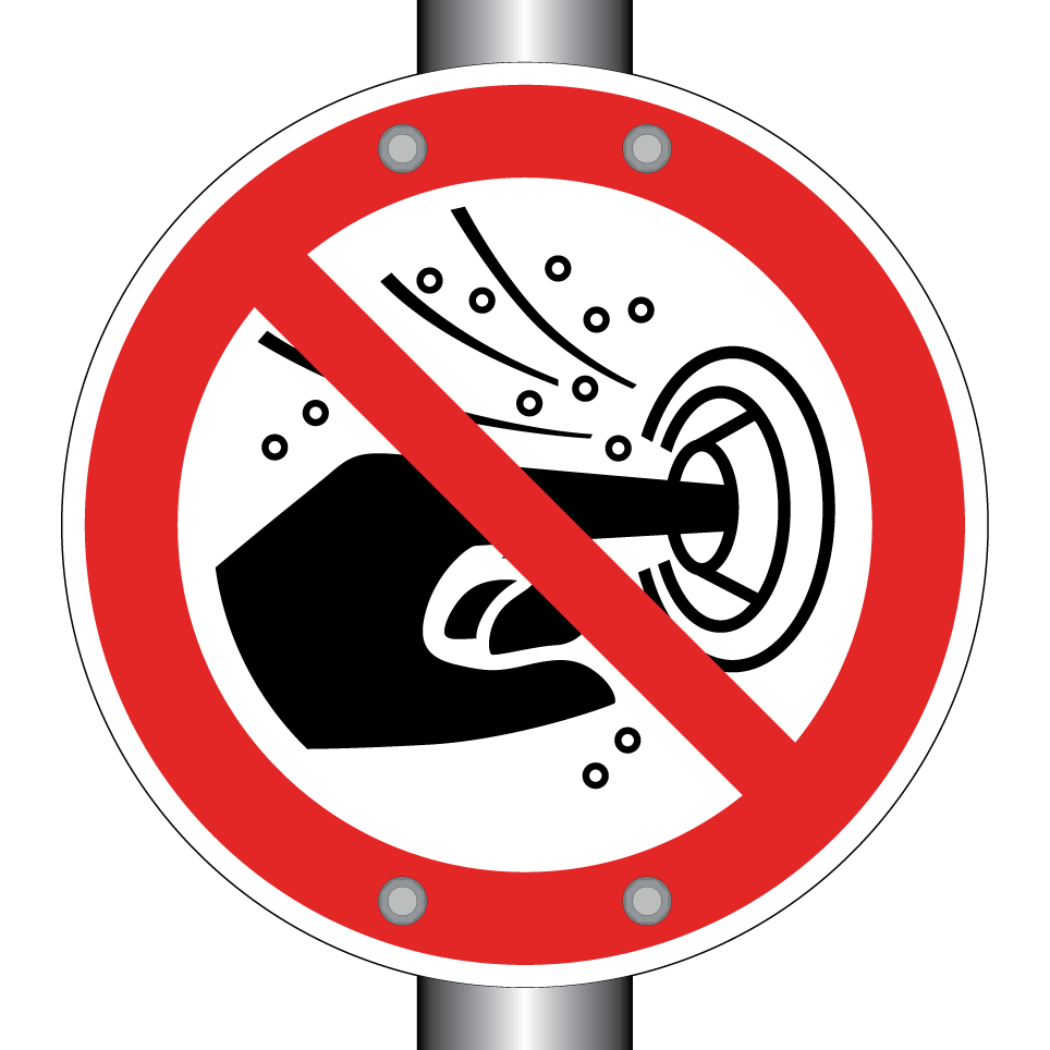 P070 Do not put finger into the nozzle of a hydromassage